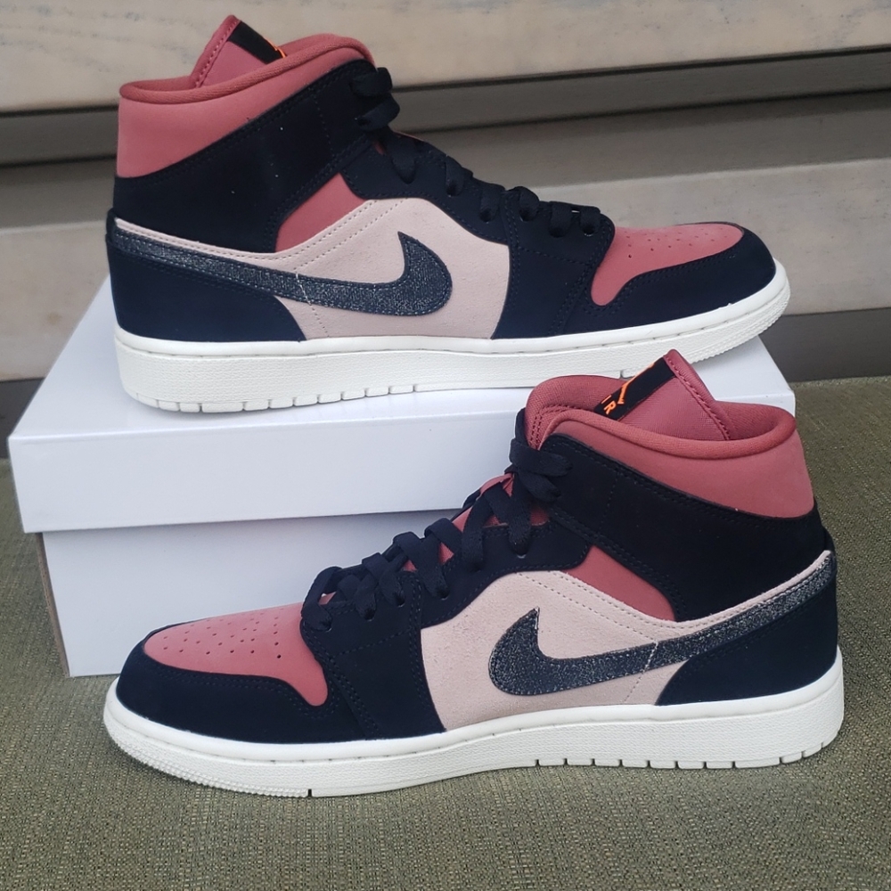 WMNS AIR JORDAN 1 MID